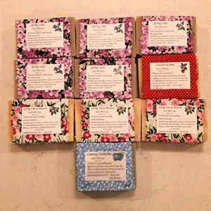 10 Handmande Goat Milk Soaps